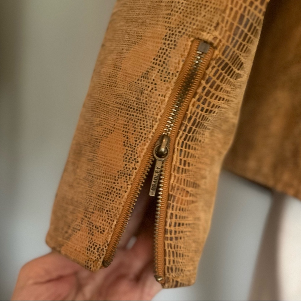 Bradley Bayou Coastal Cowgirl Caramel Tan Snakeskin Print Suede Leather Jacket M - Picture 5 of 12